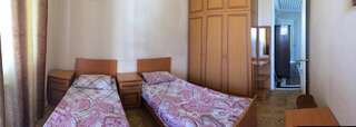 Гостевой дом Guest House Lilia Ереван Двухместный номер с 2 отдельными кроватями и балконом-4
